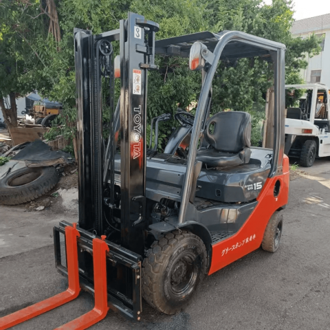 Xe nâng dầu Toyota 8FD15