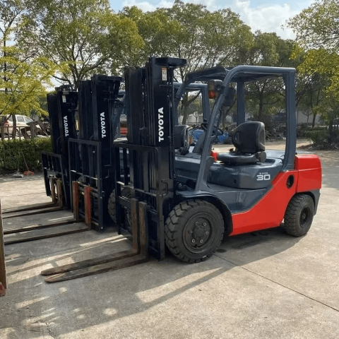 Xe nâng dầu Toyota 8FD30